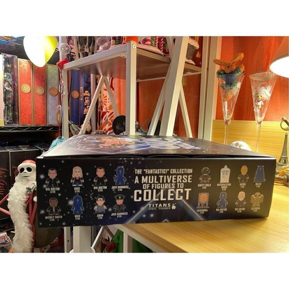 Doctor Who Titans Ninth Doctor Fantastic Mini-Figure Display Box
New, Sealed Box - Picture 3 of 8